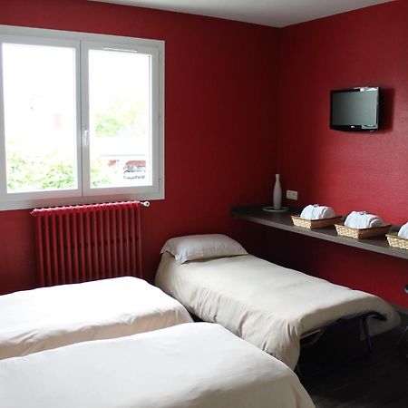 La Hourquie Cafe Hotel Morlaas Kamer foto