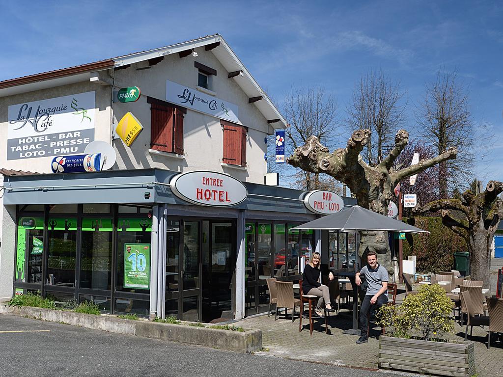 La Hourquie Cafe Hotel Morlaas Buitenkant foto